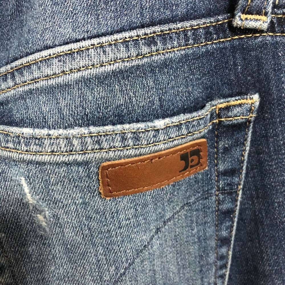 Distressed Skinny Joe’s Jeans - Picture 7 of 8